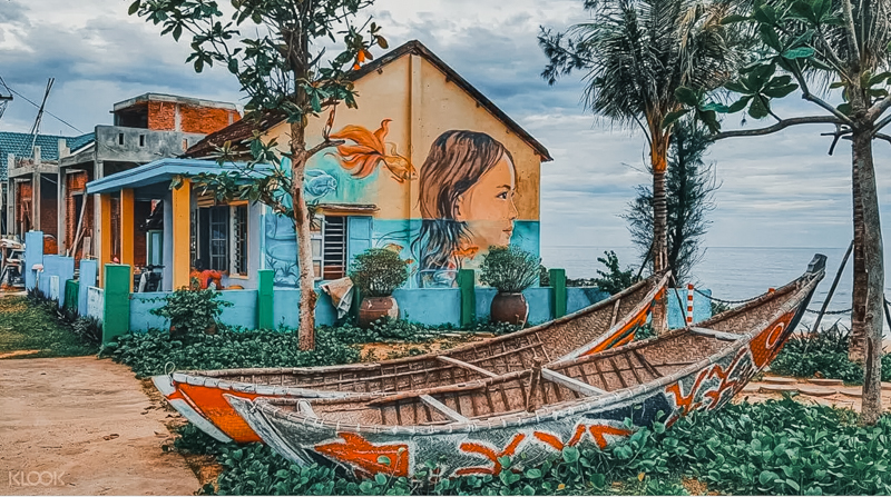 Hoi An travel - mural village